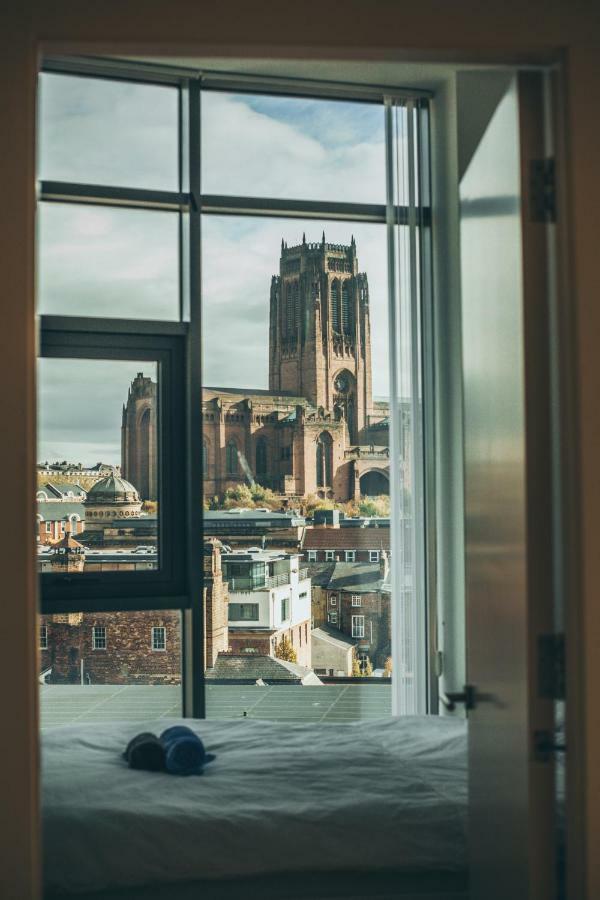 Serviced Apartment In Liverpool City Centre - Free Parking - Balcony - By Happy Days Экстерьер фото